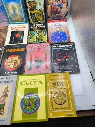 Libros Magia, velas y ocultismo 5€ ud. Ver condici