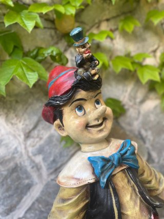 Figura de Pinocho con Pepito Grillo