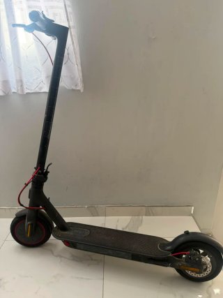 Patinete Eléctrico Negro