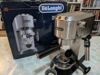 Cafetera DeLonghi Dedica 15 bar