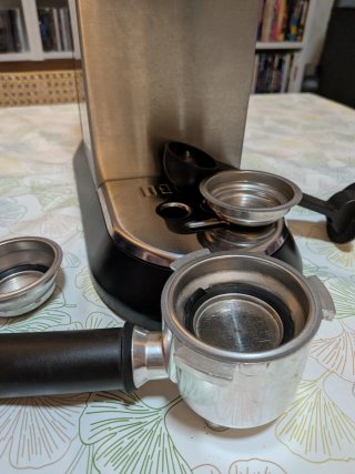 Cafetera DeLonghi Dedica 15 bar