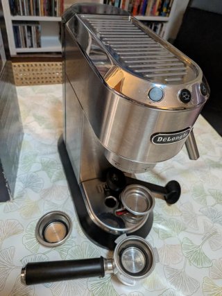Cafetera DeLonghi Dedica 15 bar