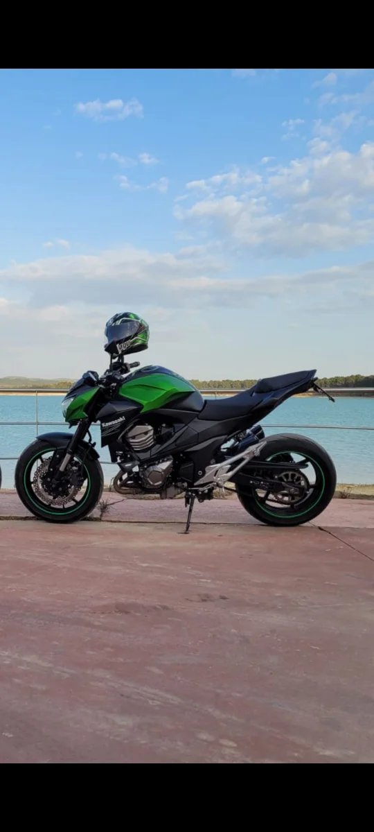 Kawasaki Z800E Negra y Verde