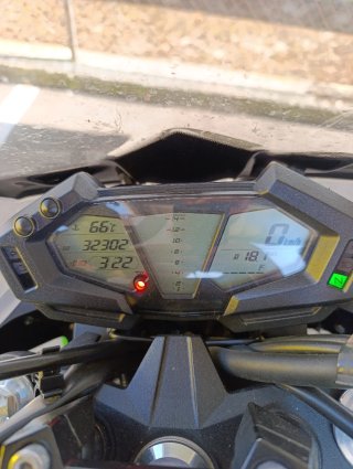 Kawasaki Z800E Negra y Verde