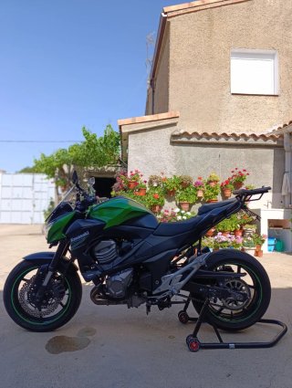 Kawasaki Z800E Negra y Verde
