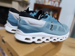 On Running Cloudstratus 3 Scarpe da Corsa