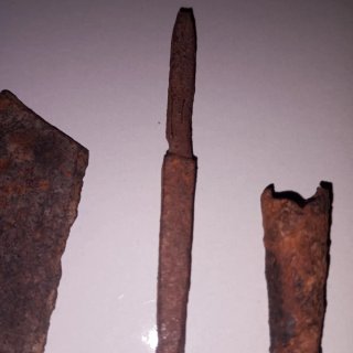 Lote 4 piezas hierro antiguo medieval