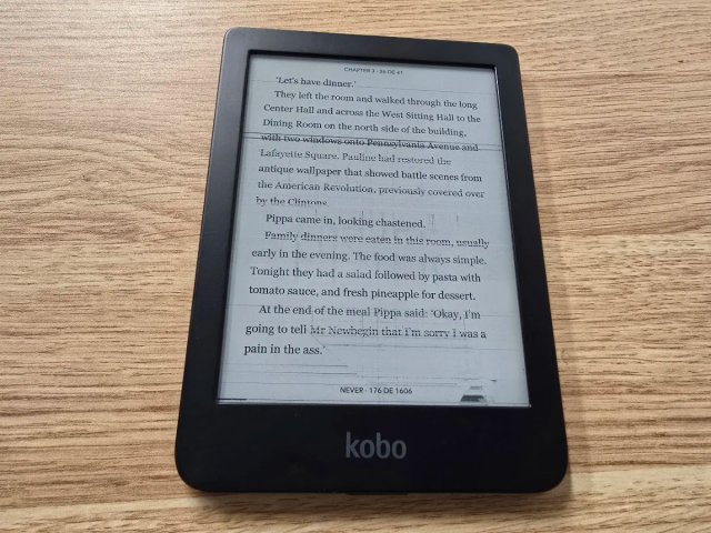 Pack 5 E-readers: 3 Kobo, 1 Kindle, 1 Inves