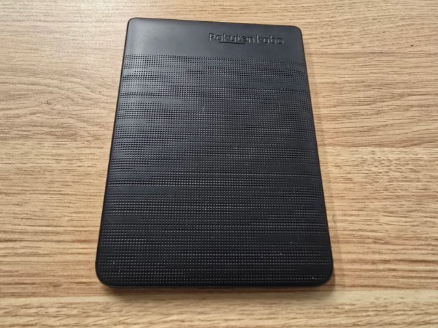 Pack 5 E-readers: 3 Kobo, 1 Kindle, 1 Inves