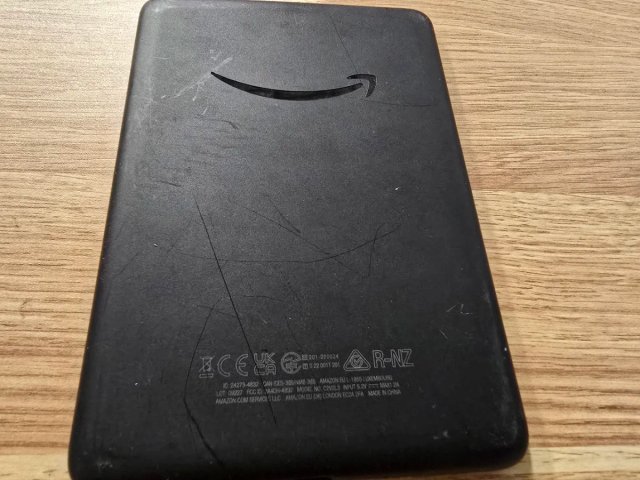 Pack 5 E-readers: 3 Kobo, 1 Kindle, 1 Inves