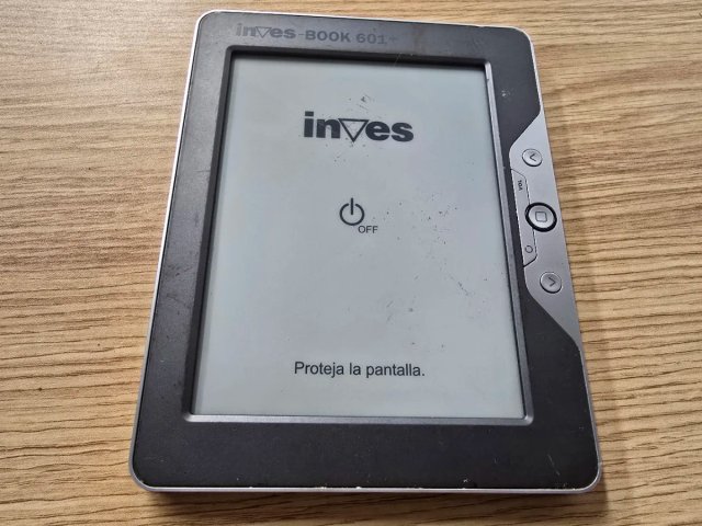 Pack 5 E-readers: 3 Kobo, 1 Kindle, 1 Inves