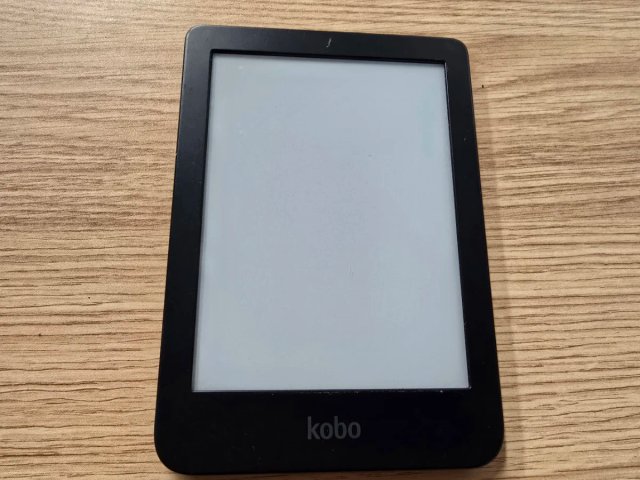 Pack 5 E-readers: 3 Kobo, 1 Kindle, 1 Inves