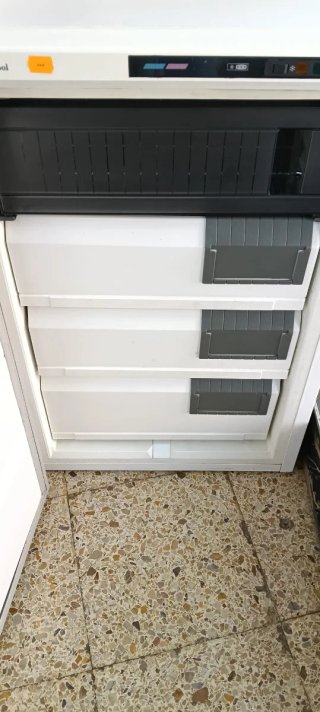 Congelador Vertical Whirlpool 85X54. 5 X 60 cm