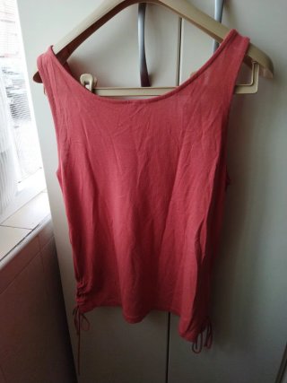 Camiseta tirantes Stradivarius S/36/8 roja