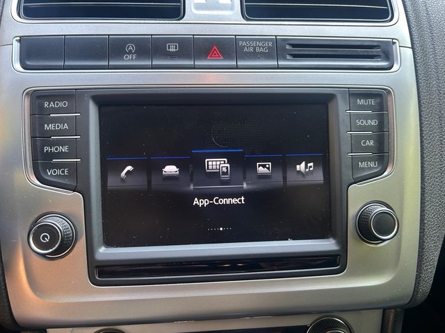 Volkswagen Polo TSI gasolina 90CV 2017