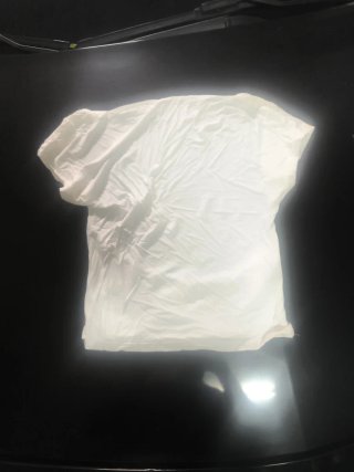 Camiseta blanca espalda descubierta