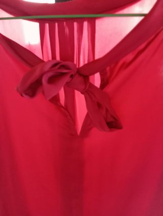Blusa roja manga larga