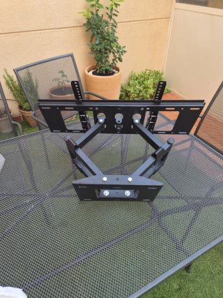 Soporte TV articulado negro