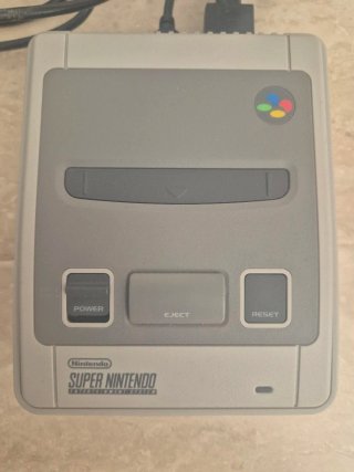 Super Nintendo Classic + 2 Mandos + Cables