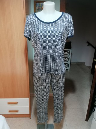 Pijama 80€ sedoso + regalo