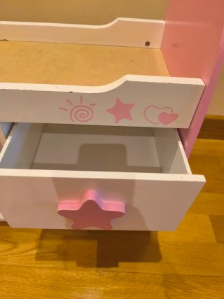 Cuna de muñecos de madera rosa