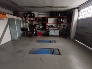 Taller mecánico con local en propiedad