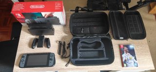 Nintendo Switch+MicroSD 128GB + Maletas+FIFA