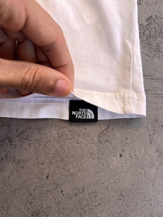 Camiseta The North Face Blanca Logo Grande