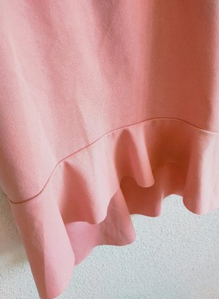 Vestido rosa con encaje negro