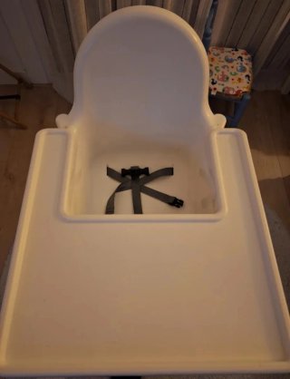Trona Ikea con bandeja
