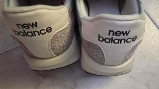 New Balance 370 gris y verde