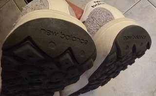 New Balance 370 gris y verde