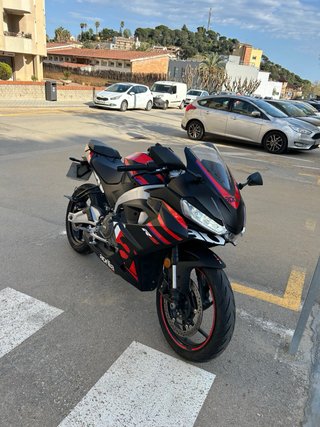 Aprilia RS 457 2024 Negra/Roja