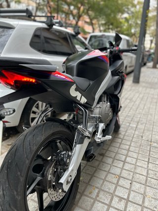 Aprilia RS 457 2024 Negra/Roja