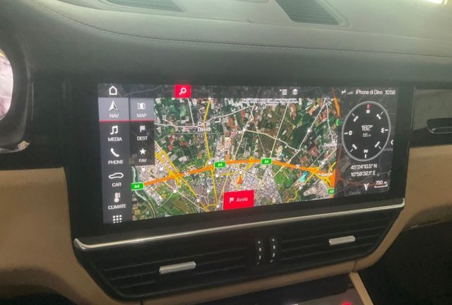 Porsche Cayenne -