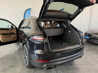 Porsche Cayenne -