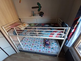 Litera IKEA SVARTA Blanca + Cama Extra