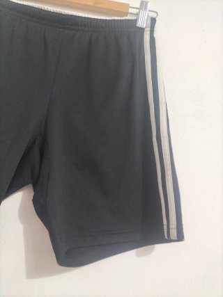 Pantalón corto Adidas negro