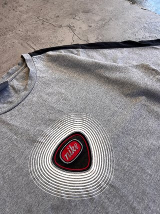 Camiseta Nike Vintage Logo Swoosh 2000s