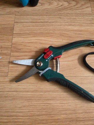 Set di forbici da potatura Gardena e Fiskars