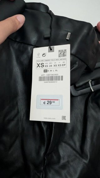 Pantalón efecto piel Zara negro