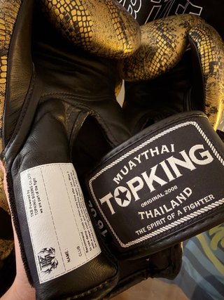 *NUEVO* Guantes y espinilleras boxeo oro serpiente