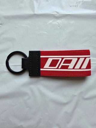 Lote Gorra Ducati + 2 Llaveros Dainese