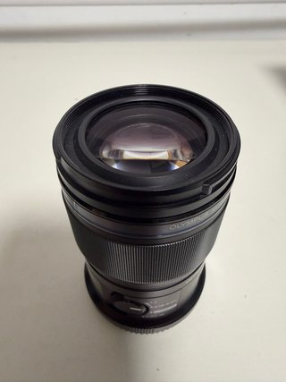 Olympus M.Zuiko 60mm f/2.8 macro con filtro UV