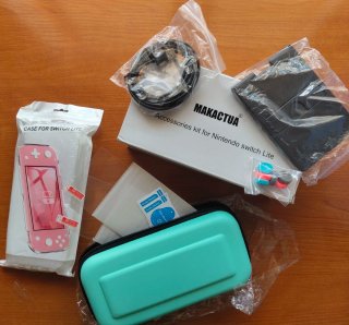 Kit Accesorios Nintendo Switch Lite MAKACTUA