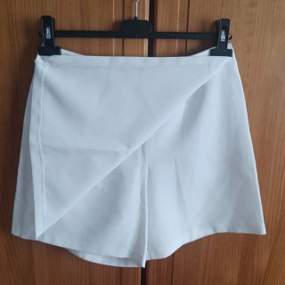 Falda pantalón cortos blancos finos