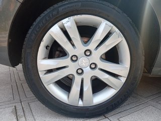 Peugeot 5008 2014