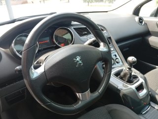 Peugeot 5008 2014