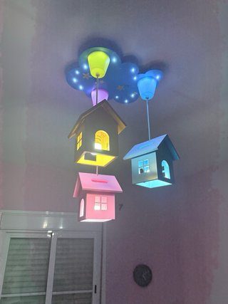Lámpara infantil casitas de colores