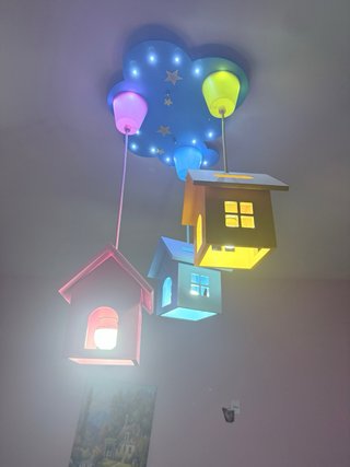 Lámpara infantil casitas de colores